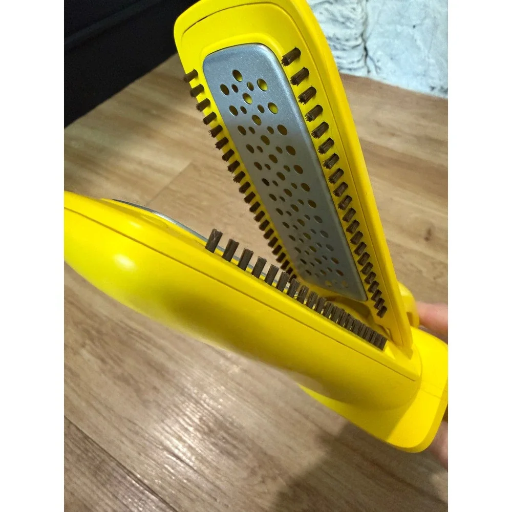Drybar brush crush